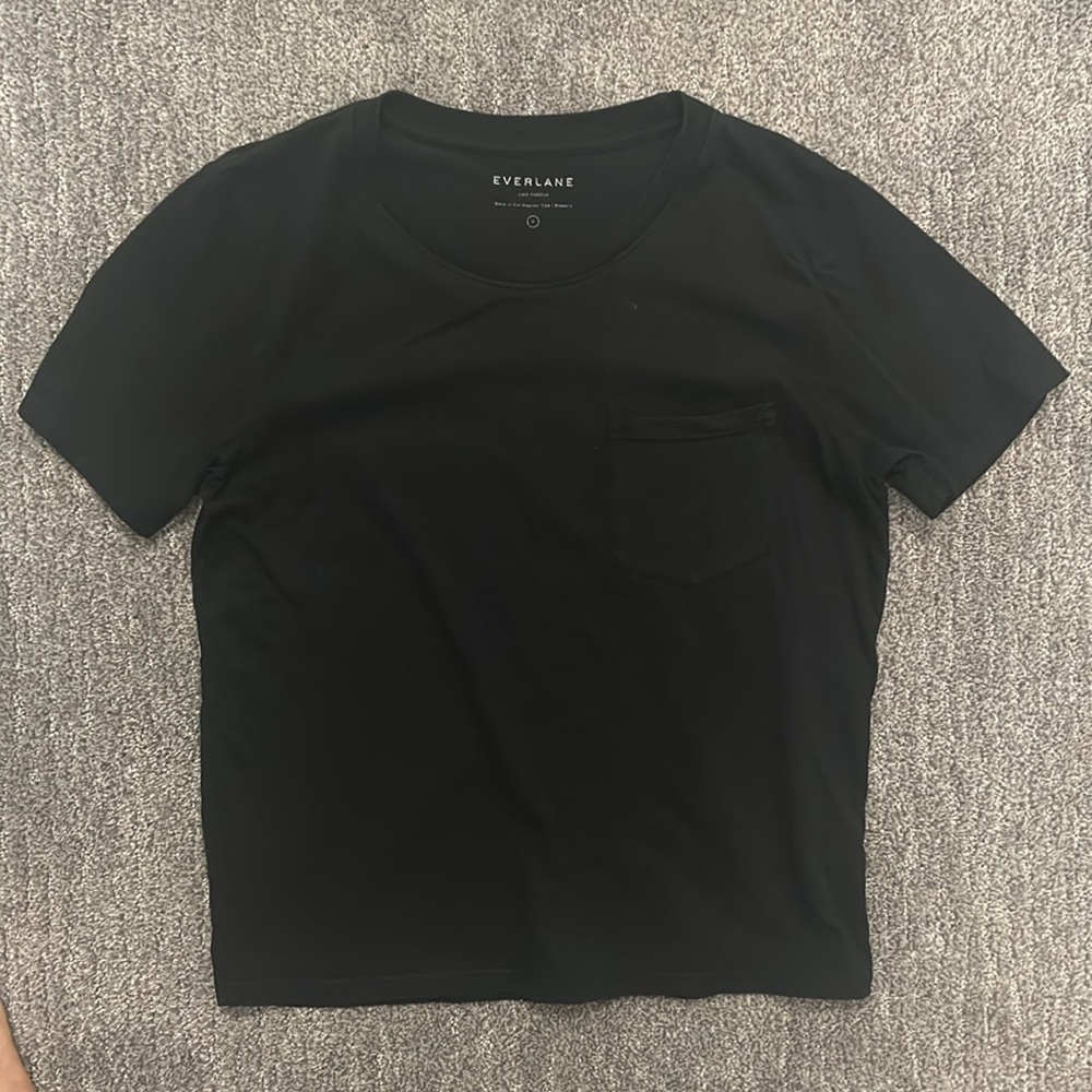 Everlane pocket tee black